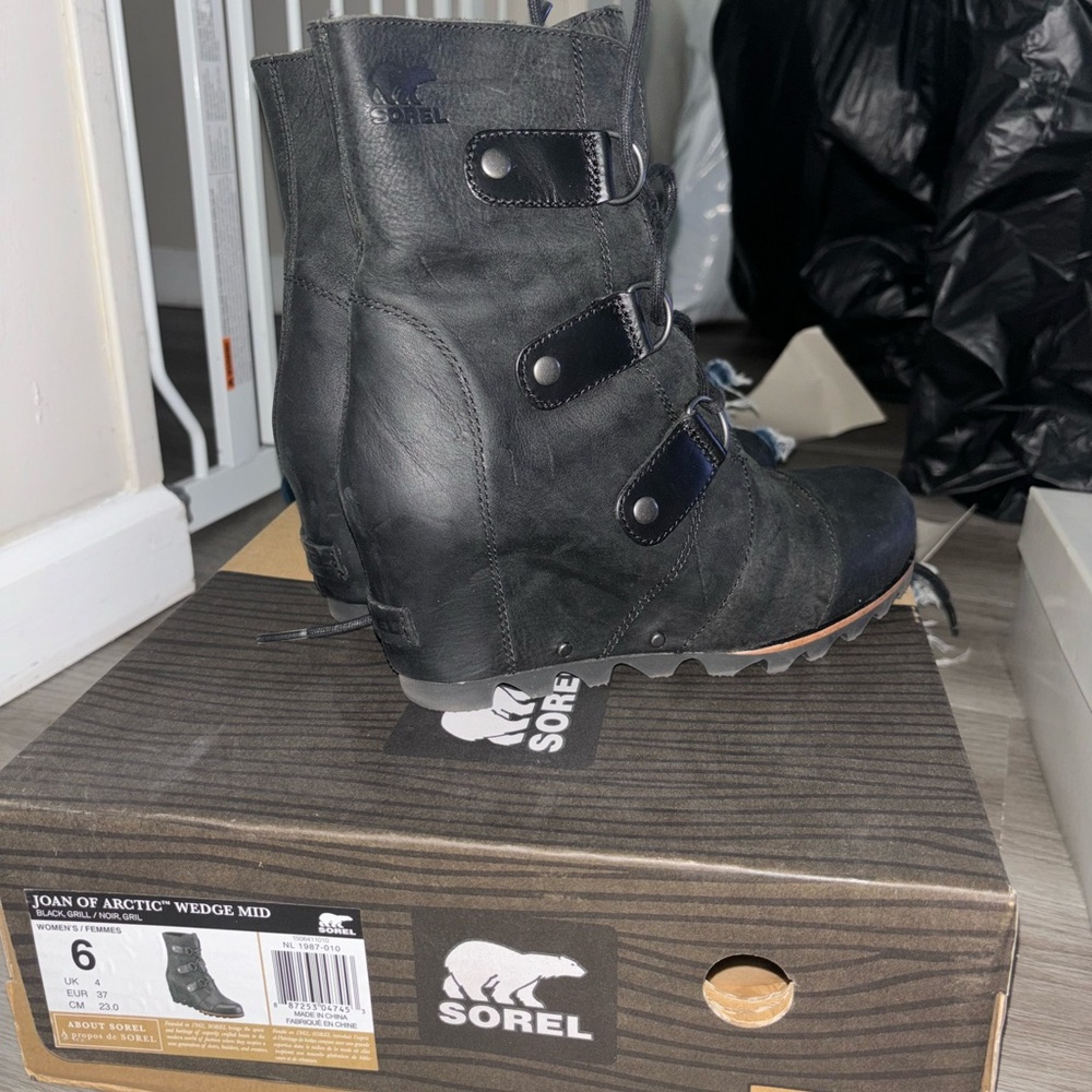 Sorel Joan of Arctic Wedge Mid High Bootie Lace Up Boot Shoe